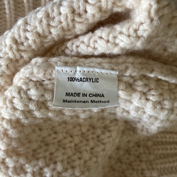 NWOT Zesica Mock Turtleneck Cream Sweater size S - Picture 4 of 5